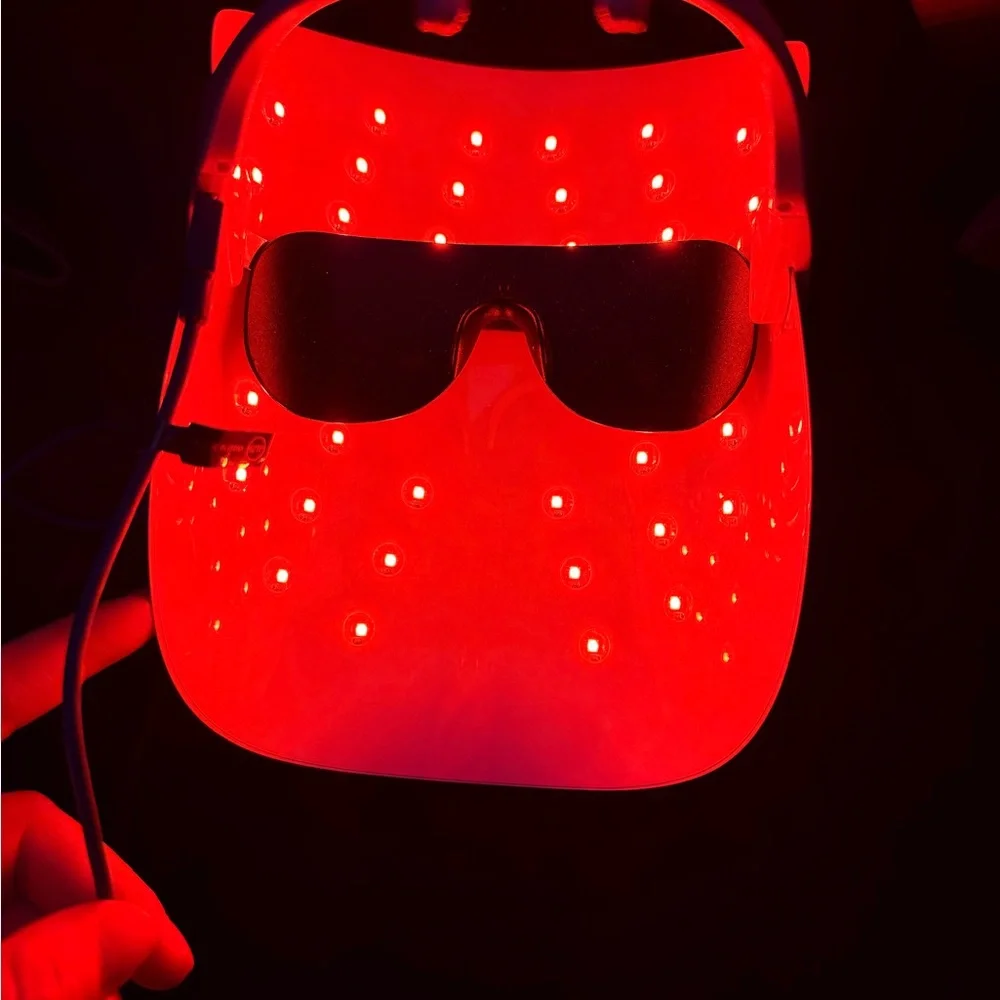 LED face mask - Picture 3 of 5
